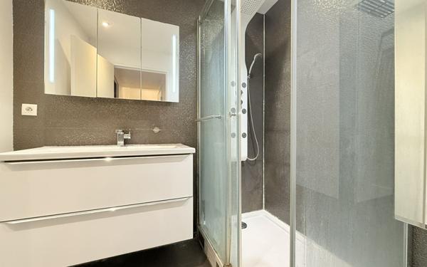 Appartement à vendre    2 pièces • 47,31 m2 Vanves