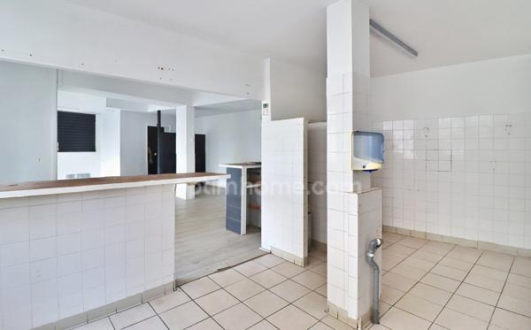 CENTRE VILLE DE JONZAC : Immeuble 145 m² à fort potentiel – À Rénover
