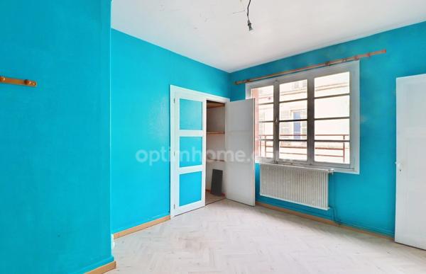 CENTRE VILLE DE JONZAC : Immeuble 145 m² à fort potentiel – À Rénover