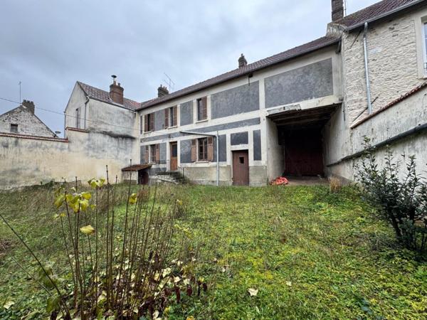 Ensemble immobilier à rénover entièrement : maison 88 m2 + 1 maison  22 m2 + 3 granges + 2 caves - 78270 Limetz-Villez