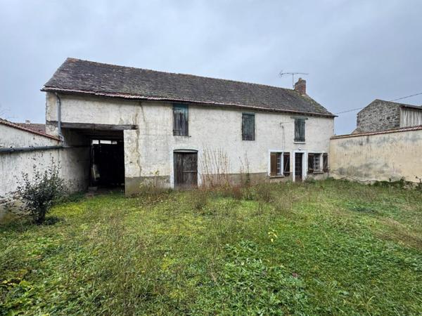 Ensemble immobilier à rénover entièrement : maison 88 m2 + 1 maison  22 m2 + 3 granges + 2 caves - 78270 Limetz-Villez