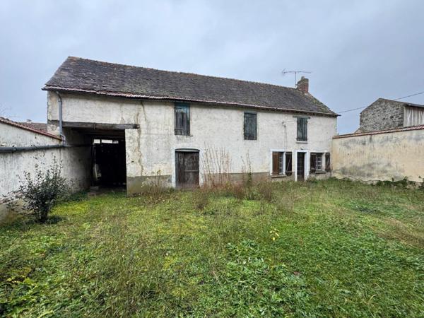 Ensemble immobilier à rénover entièrement : maison 88 m2 + 1 maison  22 m2 + 3 granges + 2 caves - 78270 Limetz-Villez