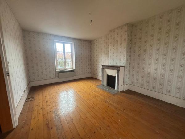 Ensemble immobilier à rénover entièrement : maison 88 m2 + 1 maison  22 m2 + 3 granges + 2 caves - 78270 Limetz-Villez