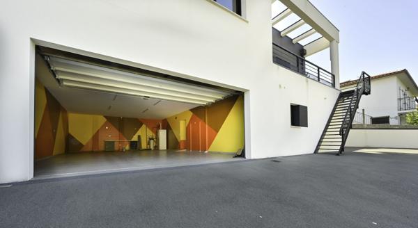 Maison contemporaine sur  sous-sol, trois chambres à Saintes