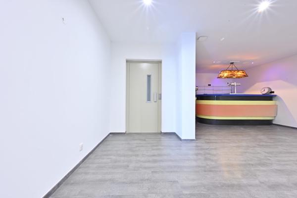 Maison contemporaine sur  sous-sol, trois chambres à Saintes