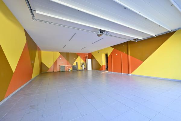 Maison contemporaine sur  sous-sol, trois chambres à Saintes