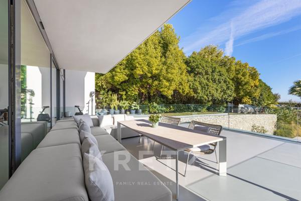 VILLA CONTEMPORAINE  - Quartier La Mer-Le Puadon-Cannes Eden - GOLFE JUAN