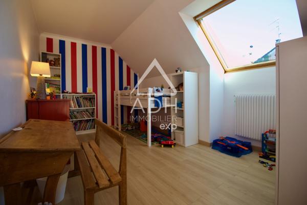 EXCLUSIVITE A VENDRE Maison à JOUARS PONTCHARTRAIN 6 pièces / 4 chambres 125m2