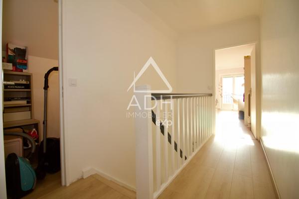 EXCLUSIVITE A VENDRE Maison à JOUARS PONTCHARTRAIN 6 pièces / 4 chambres 125m2