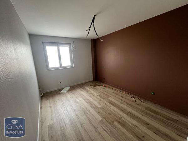 Appartement à louer 4 pièces 82.2m²