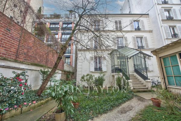 Ensemble immobilier composé de 7 appartements