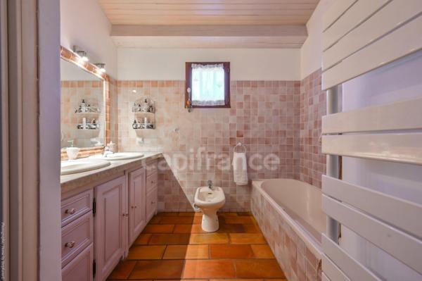 Maison à vendre 7 pièces CEYRESTE (13)