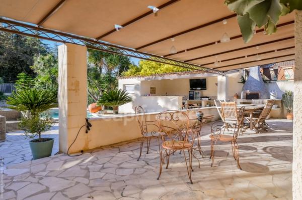 Maison à vendre 7 pièces CEYRESTE (13)