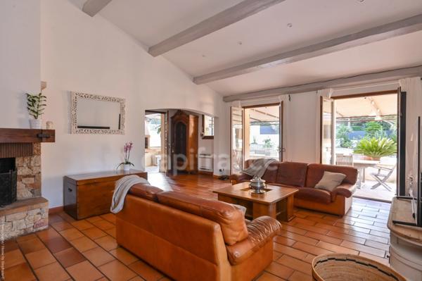 Maison à vendre 7 pièces CEYRESTE (13)