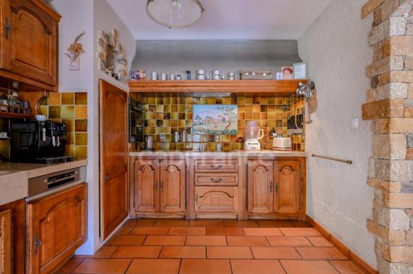 Maison à vendre 7 pièces CEYRESTE (13)