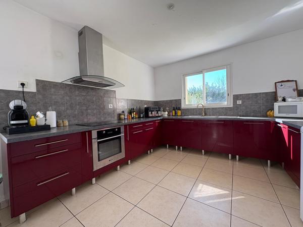 Maison plain pied - 5 pièces - 143m2