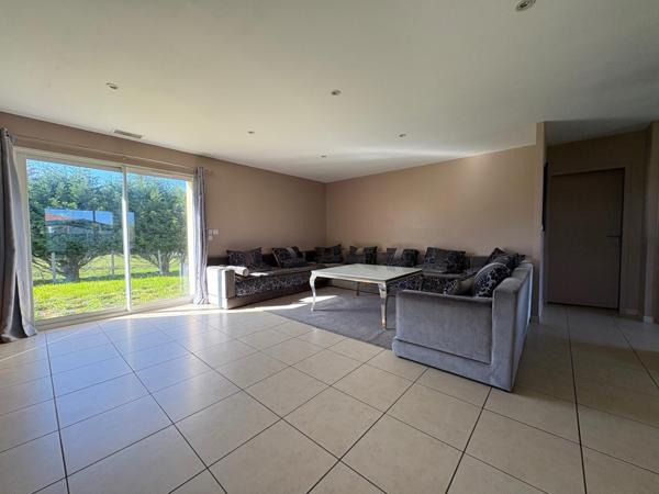 Maison plain pied - 5 pièces - 143m2