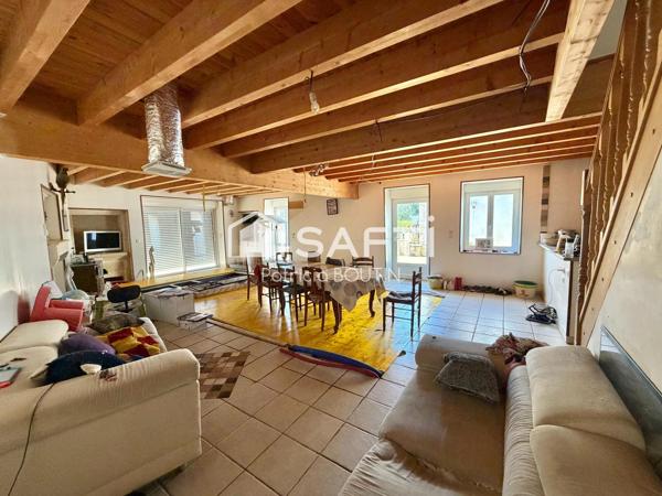 PAVILLON 4 CHAMBRES + BUREAU AVEC JARDIN, DOUBLE GARAGE ET PISCINE A LA CRECHE !