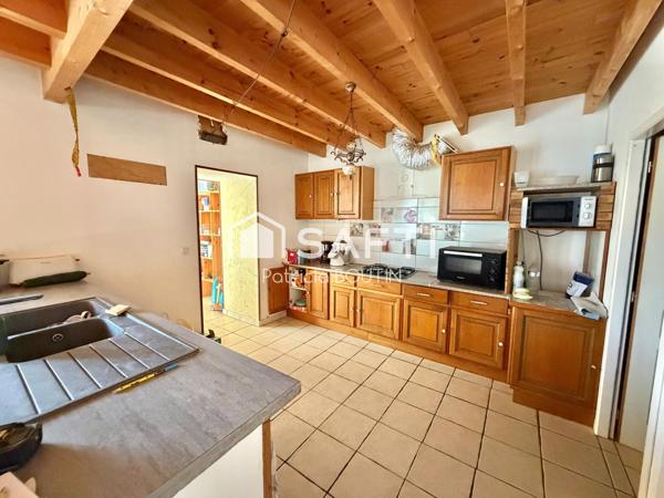 PAVILLON 4 CHAMBRES + BUREAU AVEC JARDIN, DOUBLE GARAGE ET PISCINE A LA CRECHE !