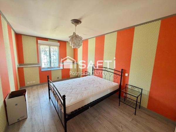 PAVILLON 4 CHAMBRES + BUREAU AVEC JARDIN, DOUBLE GARAGE ET PISCINE A LA CRECHE !