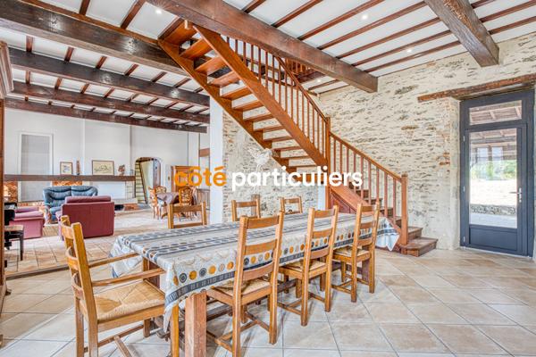 Vente Maison275 m² - 9 Pièces - LA ROCHE SUR YON (85000)