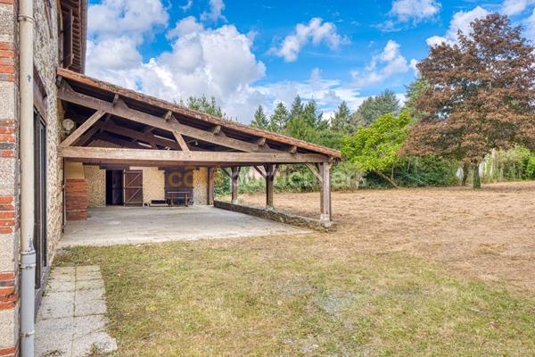 Vente Maison275 m² - 9 Pièces - LA ROCHE SUR YON (85000)