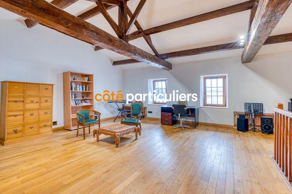 Vente Maison275 m² - 9 Pièces - LA ROCHE SUR YON (85000)