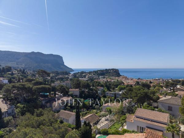 Villa contemporaine d’exception à Cassis avec vue mer et Cap Canaille, piscine et dépendances