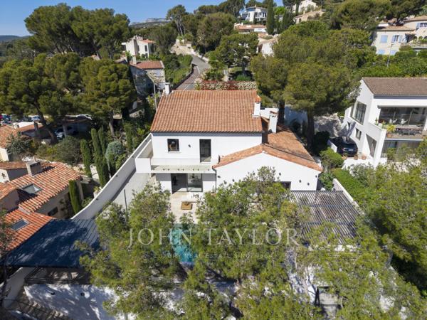 Villa contemporaine d’exception à Cassis avec vue mer et Cap Canaille, piscine et dépendances