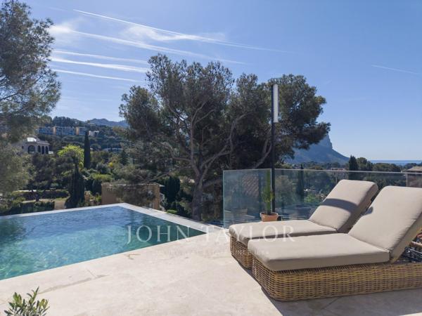 Villa contemporaine d’exception à Cassis avec vue mer et Cap Canaille, piscine et dépendances
