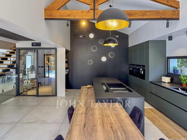 Villa contemporaine d’exception à Cassis avec vue mer et Cap Canaille, piscine et dépendances