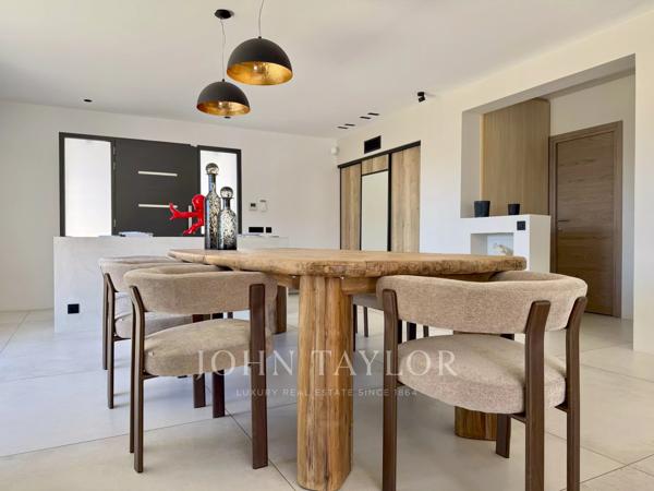 Villa contemporaine d’exception à Cassis avec vue mer et Cap Canaille, piscine et dépendances