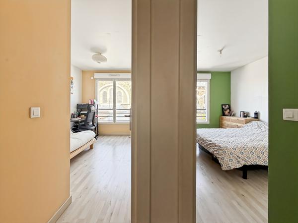 Appartement  Bas-Montreuil limite Vincennes 3 pièce(s) 71.45m² avec place   de parking et local vélo