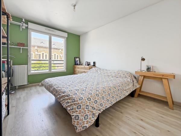 Appartement  Bas-Montreuil limite Vincennes 3 pièce(s) 71.45m² avec place   de parking et local vélo