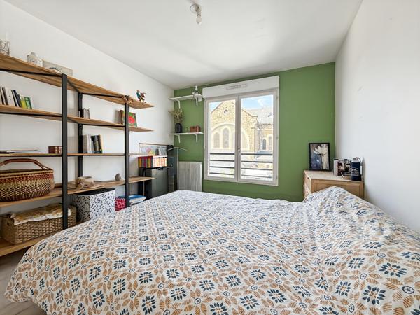 Appartement  Bas-Montreuil limite Vincennes 3 pièce(s) 71.45m² avec place   de parking et local vélo