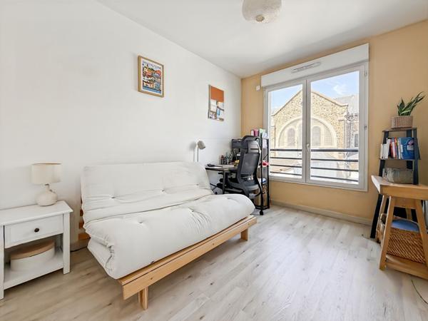 Appartement  Bas-Montreuil limite Vincennes 3 pièce(s) 71.45m² avec place   de parking et local vélo