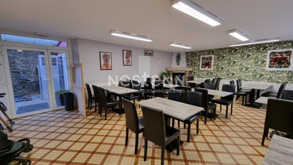 Immeuble Lanfains, 5 minutes de QUINTIN, local commercial et 2 appartements T4