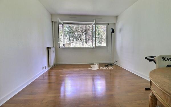 Appartement à vendre    2 pièces • 44,30 m2 Paris 20