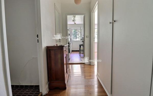 Appartement à vendre    2 pièces • 44,30 m2 Paris 20