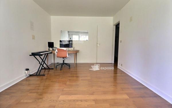 Appartement à vendre    2 pièces • 44,30 m2 Paris 20