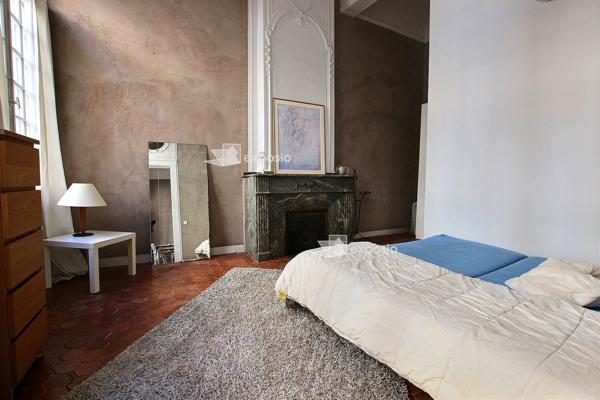 T2 meublé dans immeuble bourgeois idéal étudiant