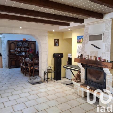 Maison 5 pièces de 160 m² à Tourrettes (83440)