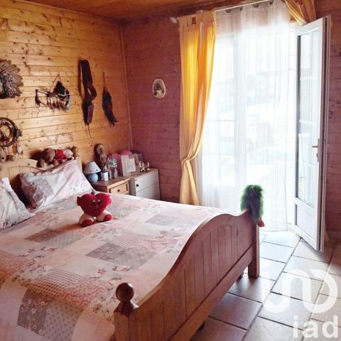 Maison 5 pièces de 160 m² à Tourrettes (83440)