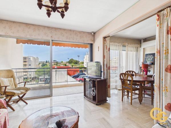 Appartement à ROCHEVILLE (06110)