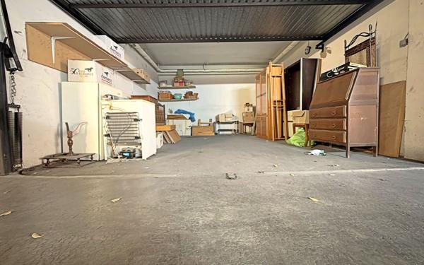 Stationnement à vendre    26 m2 Marseille 8