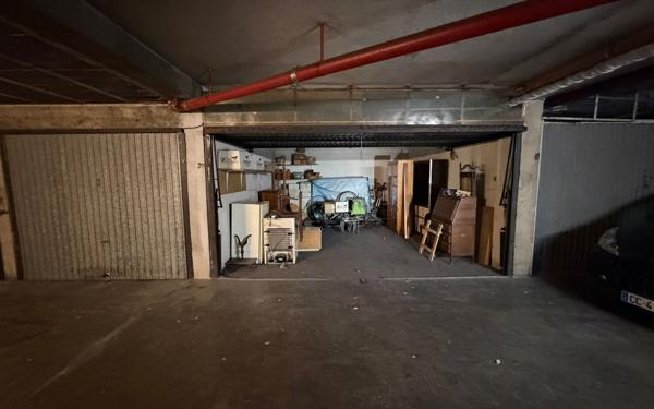 Stationnement à vendre    26 m2 Marseille 8