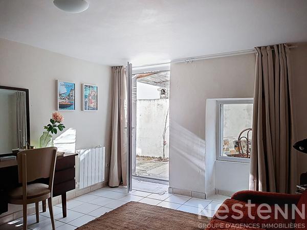 A vendre à l'Eguille, maison de 115m² avec ses 4 chambres en plein centre villle.