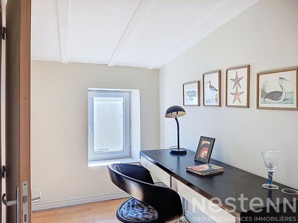 A vendre à l'Eguille, maison de 115m² avec ses 4 chambres en plein centre villle.