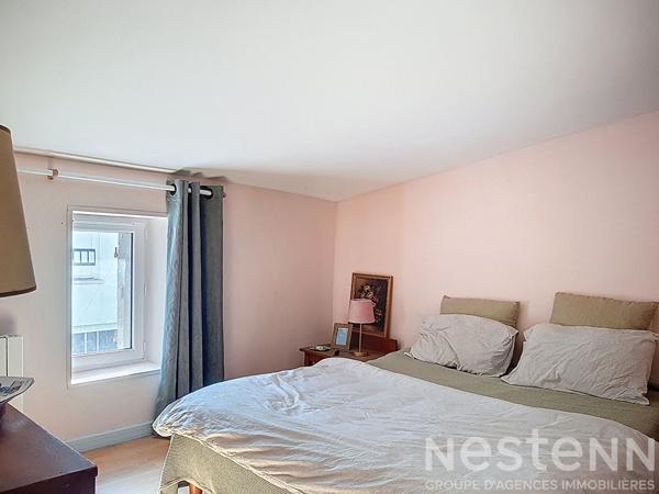 A vendre à l'Eguille, maison de 115m² avec ses 4 chambres en plein centre villle.