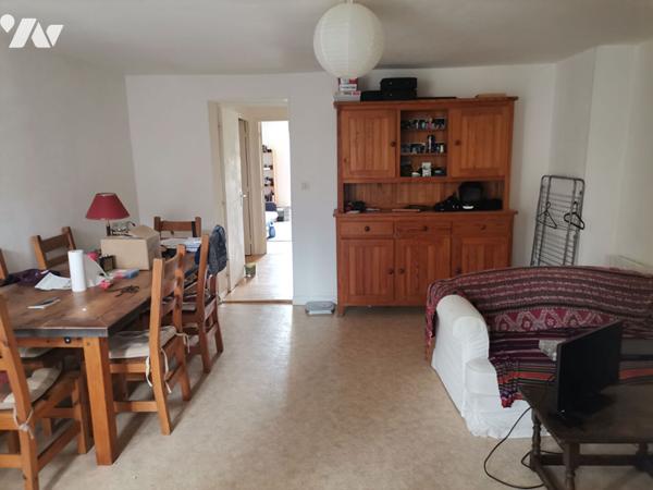 PLELAN LE GRAND - Immeuble de 3 appartements en centre ville.